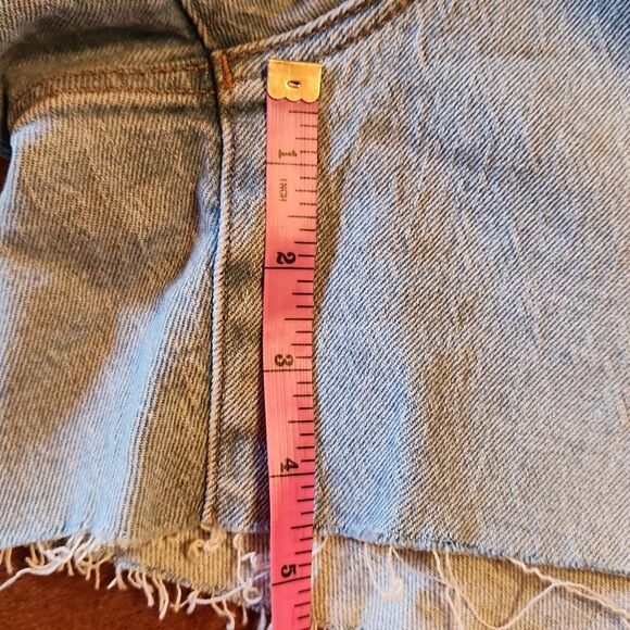 Madewell Perfect High Rise Midi Jean Shorts, Size 32, Light Blue Denim Raw Hem - Picture 5 of 10